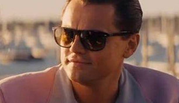 L Attore Leonardo Di Caprio Nel Film The Wolf Of Wall Street Indossa Occhiali Da Sole Ray Ban 